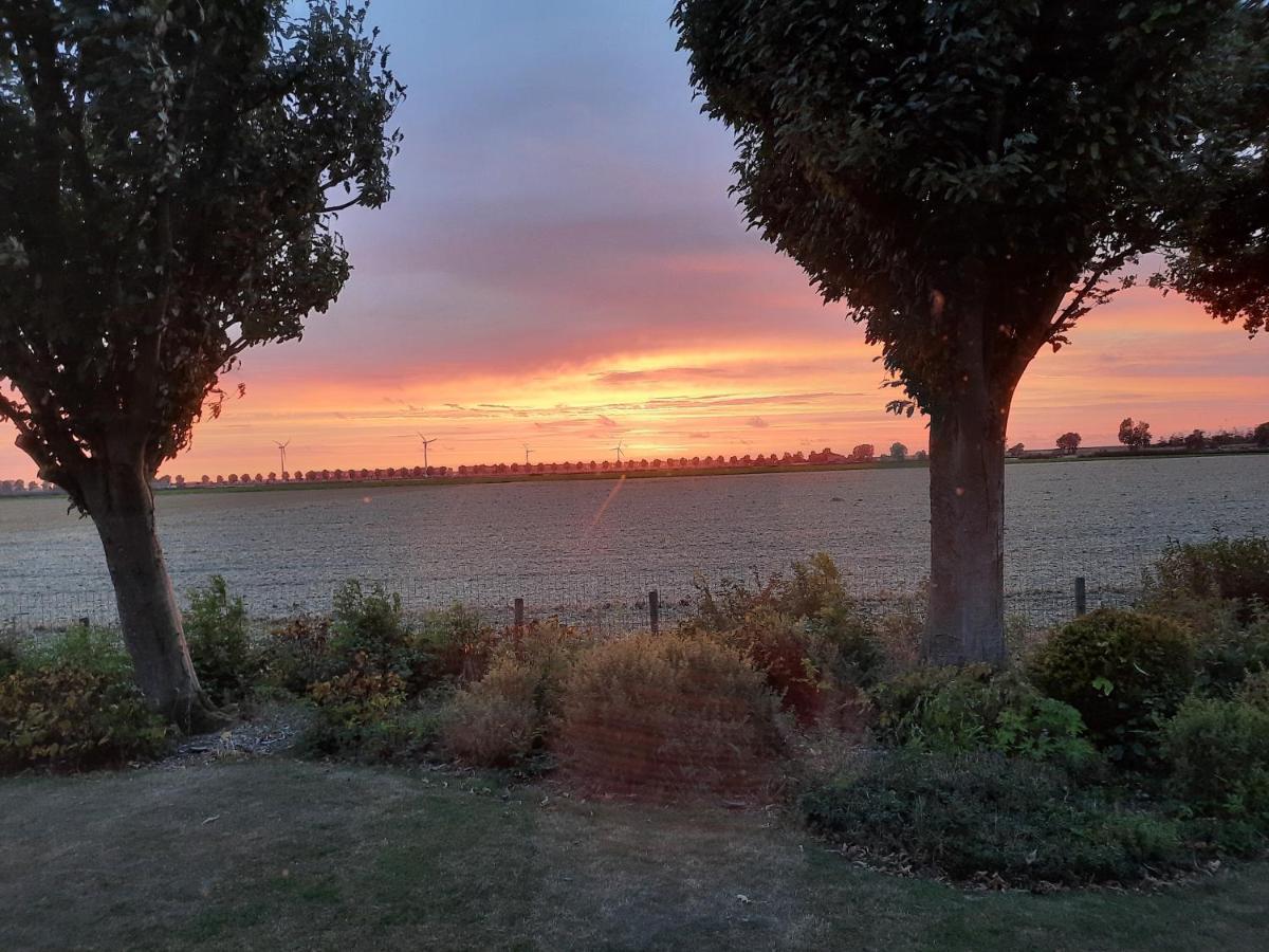 B&B Hieris't Hoofdplaat Buitenkant foto