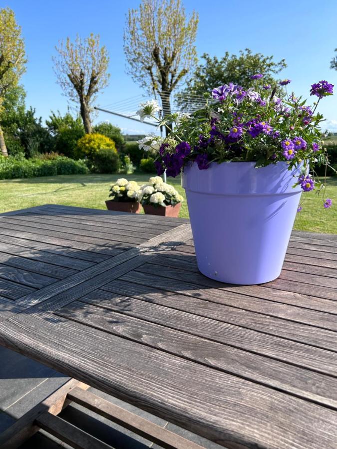 B&B Hieris't Hoofdplaat Buitenkant foto
